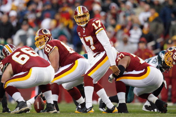LANDOVER, MD - DECEMBER 21: Quarterback  Jason Campbell #17 of the Washington Redskins calls the play at the line of scrimmage during the game of the Philadelphia Eagles on December 21, 2008 at FedEx Field in Landover, Maryland.  (Photo by Kevin C. Cox/Ge