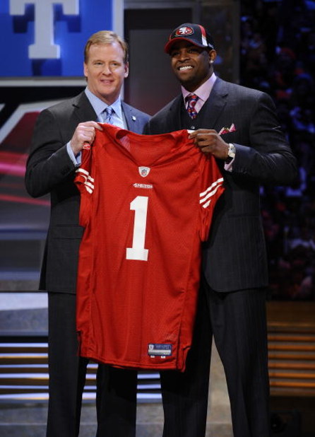 NEW YORK - APRIL 25:  NFL Commissioner Roger Goodell poses with with San Francisco 49ers #10 draft pick Michael Crabtree at Radio City Music Hall for the 2009 NFL Draft on April 25, 2009 in New York City  (Photo by Jeff Zelevansky/Getty Images)