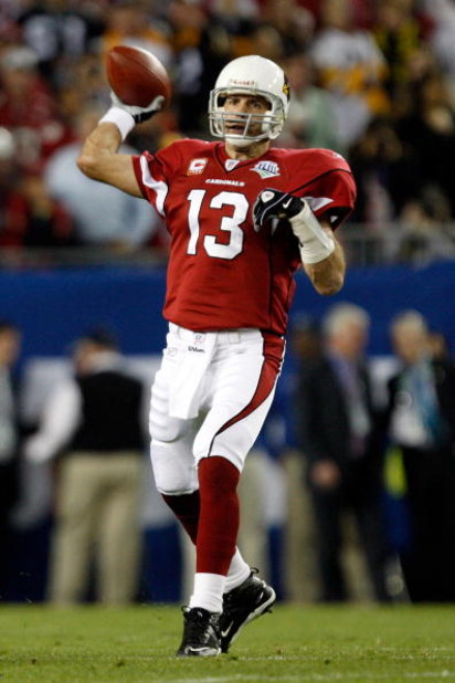 TAMPA, FL - FEBRUARY 01:  Quarterback Kurt Warner #13 of the Arizona Cardinals throws a pass against the Pittsburgh Steelers during Super Bowl XLIII on February 1, 2009 at Raymond James Stadium in Tampa, Florida.  (Photo by Streeter Lecka/Getty Images)