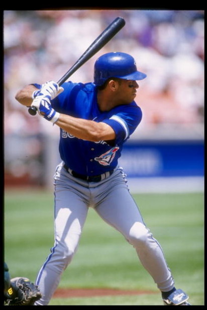 8 Jul 1995:  Second baseman Roberto Alomar of the Toronto Blue Jays stands in the batters box during a game against the Oakland Athletics at the Oakland Coliseum in Oakland, California.  The Blue Jays won the game 9-6. Mandatory Credit: Jed Jacobsohn  /Al