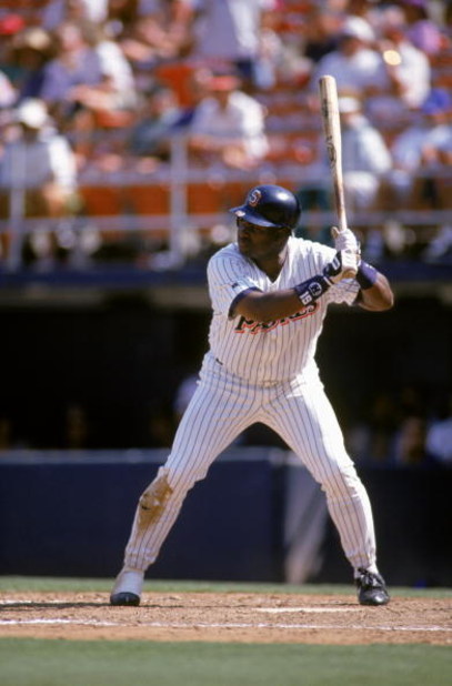 SAN DIEGO - AUGUST 31: Tony Gwynn #19 of the San Diego Padres waits for the pitch during a game against the Montreal Expos at Jack Murphy Stadium on August 31, 1995 in San Diego, California. The Expos defeated the Padres 5-4. (Photo by Stephen Dunn/Getty