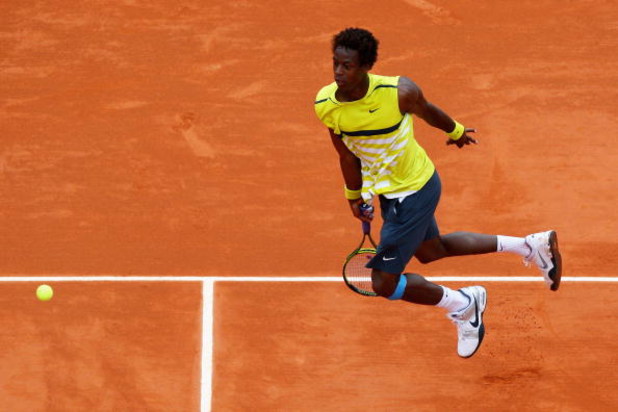 PARIS - MAY 26:  Gael Monfils of France in action during his Men's Singles First Round match against Bobby Reynolds of USA on day three of the French Open at Roland Garros on May 26, 2009 in Paris, France.  (Photo by Ryan Pierse/Getty Images)
