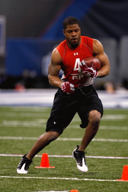INDIANAPOLIS, IN - FEBRUARY 22:  Running back Glen Coffee of Alabama runs with the football during the NFL Scouting Combine presented by Under Armour at Lucas Oil Stadium on February 22, 2009 in Indianapolis, Indiana. (Photo by Scott Boehm/Getty Images)
