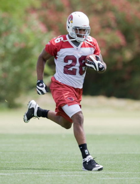 TEMPE, AZ - MAY 2 :  Chris Wells #26 of the Arizona Cardinals returns a kickoff during a team minicamp at the team training facility on May 2, 2009 in Tempe, Arizona.  (Photo by Jonathan Willey/Getty Images)