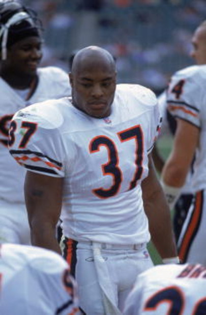 21 Oct 2001:  Safety Tony Parrish #37 of the Chicago Bears stands on the sideline during the NFL game against the Cincinnati Bengals at Paul Brown Stadium in Cincinnati, Ohio.  The Bears shut out the Bengals 24-0. Mandatory Credit:  Mark Lyons/Allsport