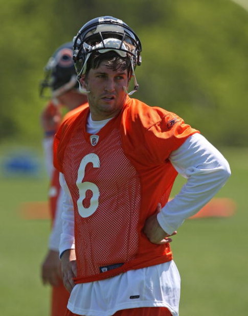 LAKE FOREST, IL - MAY 20: Jay Cutler #6 of the Chicago Bears watches during an organized team activity (OTA) practice on May 20, 2009 at Halas Hall in Lake Forest, Illinois. (Photo by Jonathan Daniel/Getty Images)
