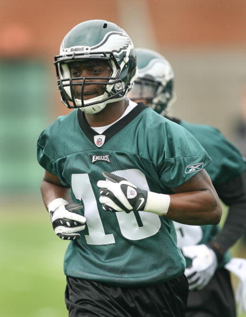 PHILADELPHIA - MAY 1: Wide receiver Jeremy Maclin #18 of the Philadelphia Eagles runs during minicamp practice at the NovaCare Complex on May 1, 2009 in Philadelphia, Pennsylvania. (Photo by Hunter Martin/Getty Images)