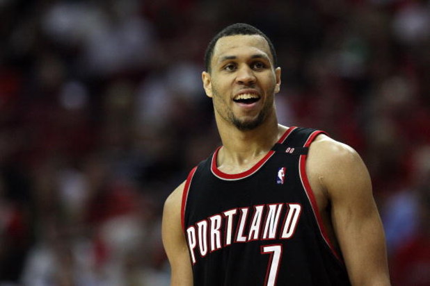 HOUSTON - APRIL 30: Guard Brandon Roy #7 of the Portland Trail Blazers in Game Six of the Western Conference Quarterfinals during the 2009 NBA Playoffs at Toyota Center on April 30, 2009 in Houston, Texas. NOTE TO USER: User expressly acknowledges and ag