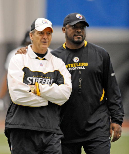 PITTSBURGH - MAY 01:  Head coach Mike Tomlin of the Pittsburgh Steelers watches practice alongside defensive coordinator Dick LeBeau during rookie training camp at the Pittsburgh Steelers Practice Facility on May 1, 2009 in Pittsburgh, Pennsylvania.  (Pho