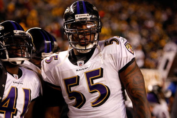 PITTSBURGH - JANUARY 18:  Terrell Suggs #55 of the Baltimore Ravens looks on against the Pittsburgh Steelers during the AFC Championship game on January 18, 2009 at Heinz Field in Pittsburgh, Pennsylvania.  (Photo by Streeter Lecka/Getty Images)