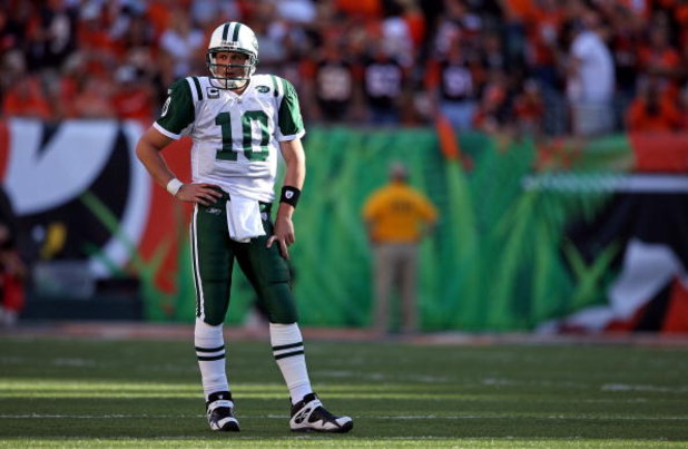 CINCINNATI - OCTOBER 21:  Chad Pennington #10 of the New York Jets stands on the field during the NFL game against the Cincinnati Bengals on October 21, 2007 at Paul Brown Stadium in Cincinnati, Ohio.  (Photo by Andy Lyons/Getty Images)