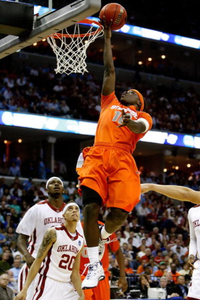 MEMPHIS, TN - MARCH 27:  Jonny Flynn #10 of the Syracuse Orange shoots the ball against the Oklahoma Sooners during the NCAA Men's Basketball Tournament South Regionals at the FedExForum on March 27, 2009 in Memphis, Tennessee.  (Photo by Joe Murphy/Getty