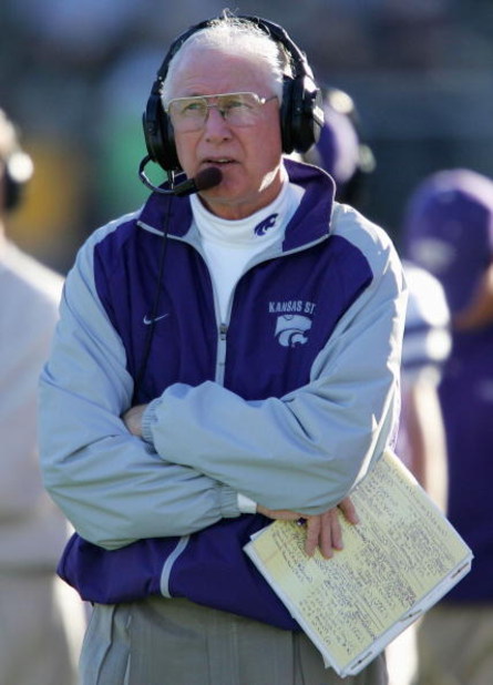 COLUMBIA, MO - NOVEMBER 6:  Head coach Bill Snyder of the Kansas State Wildcats watches from the sideline in the fourth quarter against the Missouri Tigers on November 6, 2004 at Faurot Field in Columbia, Missouri. Kansas State defeated Missouri 35-24.  (