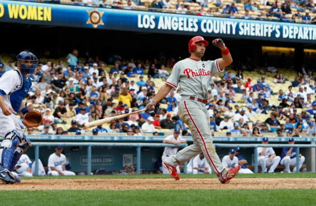 LOS ANGELES, CA - JUNE 06:  Raul Ibanez #29 of the Philadelphia Phillies bats against the Los Angeles Dodgers at Dodger Stadium on June 6, 2009 in Los Angeles, California. The Dodgers defeated the Phillies 3-2 in 12 innings.  (Photo by Jeff Gross/Getty Im