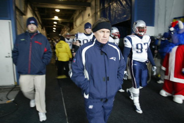 ORCHARD PARK, NY - DECEMBER 28:  Head coach Bill Belichick of the New England Patriots walks toward the field before the game against the Buffalo Bills on December 28, 2008 at Ralph Wilson Stadium in Orchard Park, New York. (Photo by Rick Stewart/Getty Im