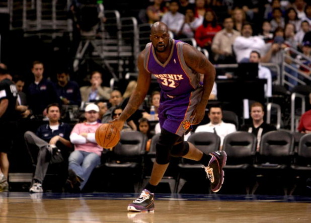 LOS ANGELES, CA - JANUARY 11: Shaquille O'Neal #32 of the Phoenix Suns dribbles the ball against the Los Angeles Clippers on January 11, 2009 at Staples Center in Los Angeles, California.  The Suns won 109-103.   NOTE TO USER: User expressly acknowledges 