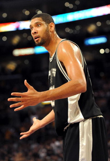 LOS ANGELES, CA - JANUARY 25:  Tim Duncan #21 of the San Antonio Spurs questions a call during the third quarter against the Los Angeles Lakers at the Staples Center on January 25, 2009 in Los Angeles, California.  NOTE TO USER:  User expressly acknowledg