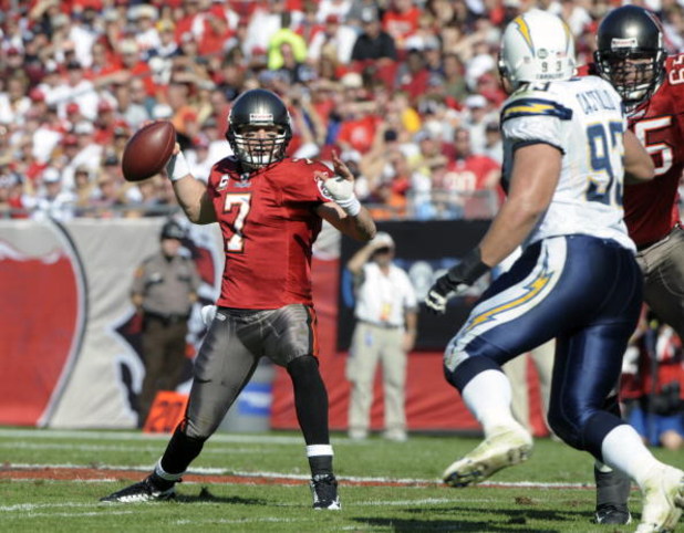 TAMPA, FL - DECEMBER 21: Quarterback Jeff Garcia #7 of the Tampa Bay Buccaneers looks to pass against the San Diego Chargers at Raymond James Stadium on December 21, 2008 in Tampa, Florida.  (Photo by Al Messerschmidt/Getty Images)