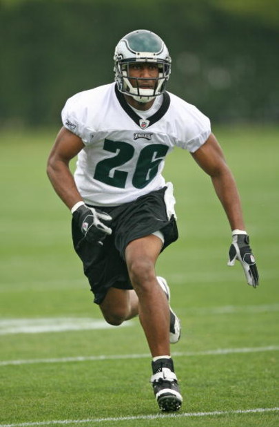 PHILADELPHIA - MAY 1: Defensive back Sean Jones #26 of the Philadelphia Eagles practices during minicamp at the NovaCare Complex on May 1, 2009 in Philadelphia, Pennsylvania. (Photo by Hunter Martin/Getty Images)