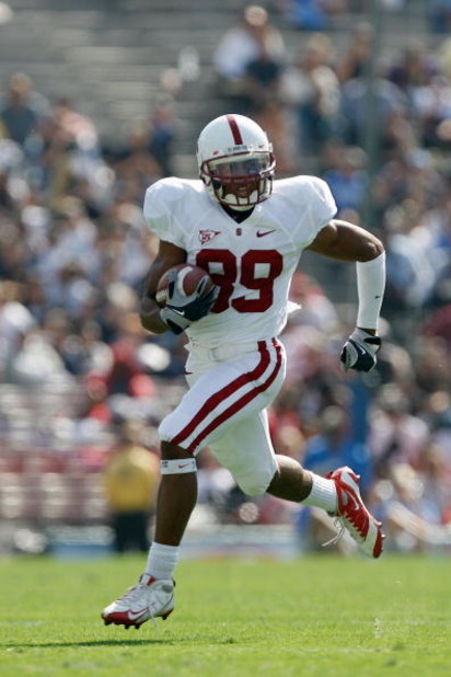 PASADENA, CA - OCTOBER 18:  Doug Baldwin #89 of the Stanford Cardinal runs with the ball during the game against the UCLA Bruins on October 18, 2008 at the Rose Bowl in Pasadena, California.  (Photo by Harry How/Getty Images)