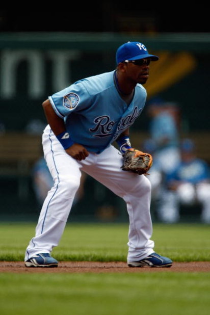 KANSAS CITY, MO - JUNE 14: Alberto Callaspo #13 of the Kansas City Royals plays second base against the Cincinnati Reds during the game on June 14, 2009 in Kansas City, Missouri. (Photo by Jamie Squire/Getty Images)