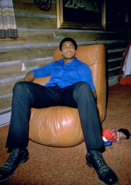 Undated:  Muhammad Ali of the USA relaxes at home in Deer Lake, Pennsylvania, USA. \ Mandatory Credit: Allsport UK /Allsport