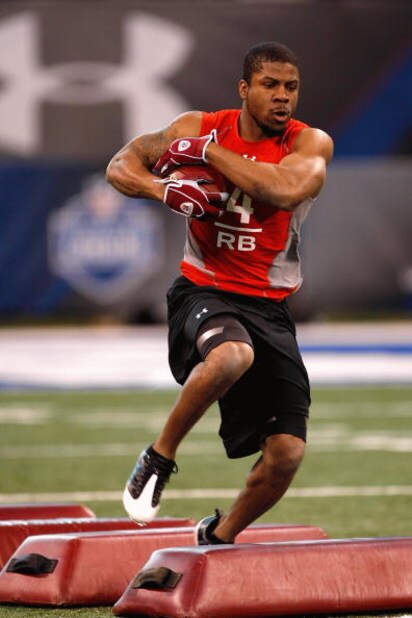 INDIANAPOLIS, IN - FEBRUARY 22: Running back Glen Coffee of Alabama runs with the football during the NFL Scouting Combine presented by Under Armour at Lucas Oil Stadium on February 22, 2009 in Indianapolis, Indiana. (Photo by Scott Boehm/Getty Images)