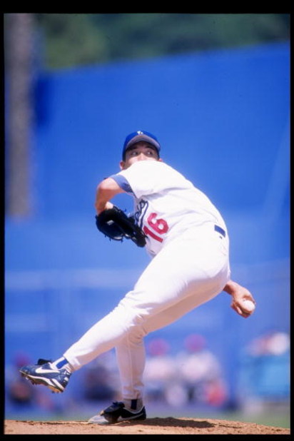 dodgers-starting-pitcher-hideo-nomo-winds-up-for-a-pitch-during