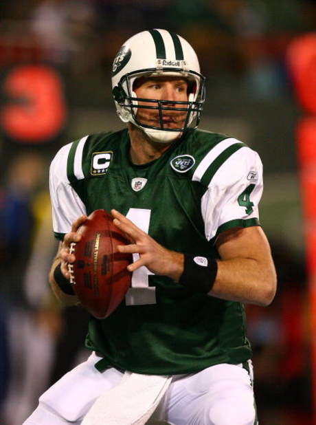 EAST RUTHERFORD, NJ - DECEMBER 28:  Brett Favre #4 of The New York Jets looks to pass against The Miami Dolphins during their game on December 28, 2008 at Giants Stadium in East Rutherford, New Jersey.  (Photo by Al Bello/Getty Images)