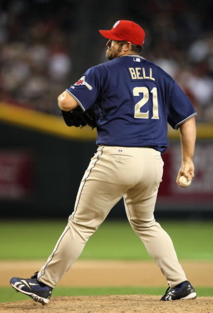 PHOENIX - MAY 25:  Relief pitcher Heath Bell #21 of the San Diego Padres pitches against the Arizona Diamondbacks during the major league baseball game at Chase Field on May 25, 2009 in Phoenix, Arizona. The Padres defeated the Diamondbacks 9-7.  (Photo b
