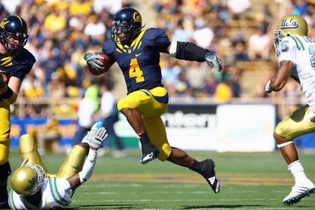 BERKELEY, CA - OCTOBER 25: Runningback Jahvid Best #4 of the Cal Golden Bears carries the ball during the game against the UCLA Bruins at Memorial Stadium on October 25, 2008 in Berkeley, California. (Photo by Jeff Gross/Getty Images)