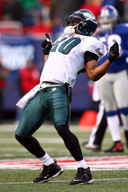 EAST RUTHERFORD, NJ - JANUARY 11: Brian Dawkins #20 of the Philadelphia Eagles reacts after a play against the New York Giants during the NFC Divisional Playoff Game on January 11, 2009 at Giants Stadium in East Rutherford, New Jersey. (Photo by Al Bell