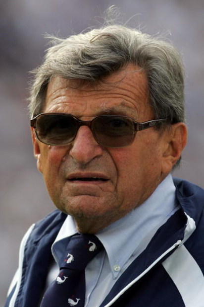STATE COLLEGE, PA - SEPTEMBER 06:  Head coach Joe Paterno of the Penn State Nittany Lions during play against the Oregon State Beavers at Beaver Stadium on September 6, 2008 in State College, Pennsylvania.  (Photo by Ronald Martinez/Getty Images)