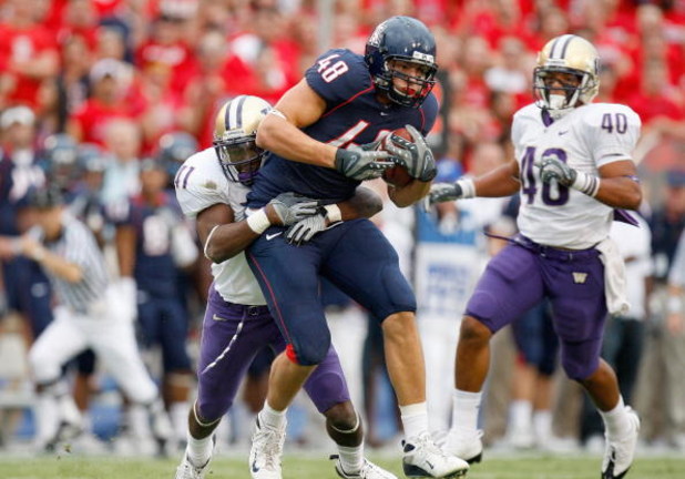 TUSCON - OCTOBER 4:  Rob Gronkowski #48 of the Arizona Wildcats carries the ball during the game against the Washington Huskies on October 4, 2008 at Arizona Stadium in Tucson, Arizona. (Photo by: Gregory Shamus/Getty Images)