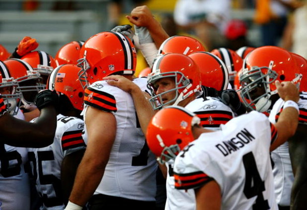 GREEN BAY, WI - AUGUST 15:  Cleveland Browns players huddle before taking on the Green Bay Packers during the preseason game at Lambeau Field on August 15, 2009 in Green Bay, Wisconsin. (Photo by Jonathan Daniel/Getty Images)