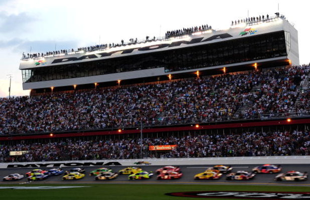 BRISTOL, TN - AUGUST 22:  Mark Martin, driver of the #5 Pop Tarts/CARQUEST Chevrolet, leads the field during the NASCAR Sprint Cup Series Sharpie 500 at Bristol Motor Speedway on August 22, 2009 in Bristol, Tennessee.  (Photo by Ronald Martinez/Getty Imag
