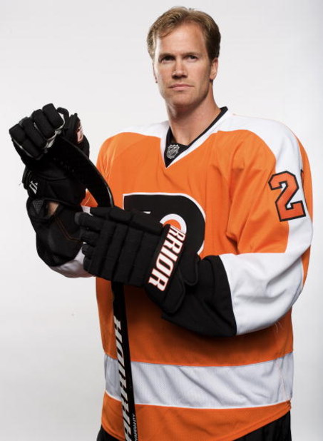 PHILADELPHIA - JULY 06: (EDITORS NOTE: THIS IMAGE HAS BEEN DIGITALLY ALTERED) Chris Pronger #20 of the Philadelphia Flyers poses for a portrait after his first press conference as a Philadelphia Flyer at Flyer's Skate Zone on July 6, 2009 in Philadelphia,