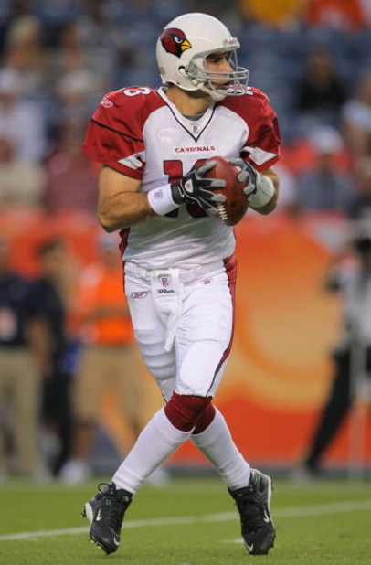 DENVER - SEPTEMBER 3: Kurt Warner #13  of the Arizona Cardinals looks to pass during the NFL preseason game against the Denver Broncos at Invesco Field at Mile High on September 3, 2009 in Denver, Colorado.  (Photo by Doug Pensinger/Getty Images)
