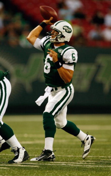 EAST RUTHERFORD, NJ - SEPTEMBER 3:  Mark Sanchez #6 of the New York Jets throws a pass against the Philadelphia Eagles during the game on September 3, 2009 at Giants Stadium in East Rutherford, New Jersey. (Photo by Jared Wickerham/Getty Images)