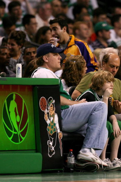 BOSTON - JUNE 08:  Boston Red Sox pitcher Curt Schilling sits courtside at Game Two of the 2008 NBA Finals between the Los Angeles Lakers and the Boston Celtics on June 8, 2008 at TD Banknorth Garden in Boston, Massachusetts. NOTE TO USER: User expressly 