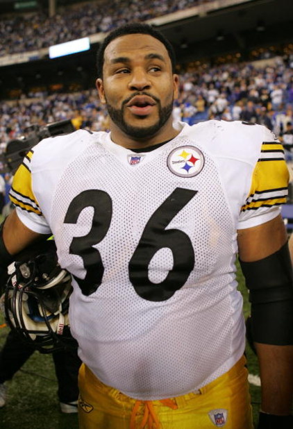 INDIANAPOLIS - JANUARY 15:  Jerome Bettis #36 of the Pittsburgh Steelers celebrates the STeelers 21-18 win over the Inidanapolis Colts during the AFC Divisional Playoffs January 15, 2006 at the RCA Dome in Indianapolis, Indiana.  (Photo by Jamie Squire/Ge