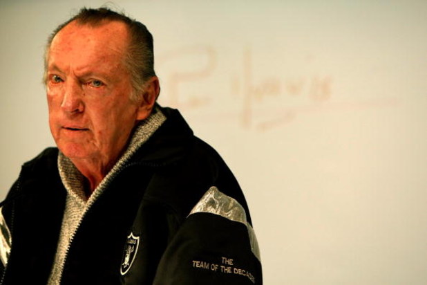ALAMEDA, CA - SEPTEMBER 30:  Oakland Raiders owner Al Davis speaks during a press conference to announce the firing of head coach Lane Kiffin of the Oakland Raiders at thier training facility on Septemer 30, 2008 in Alameda, California.  (Photo by Jed Jac