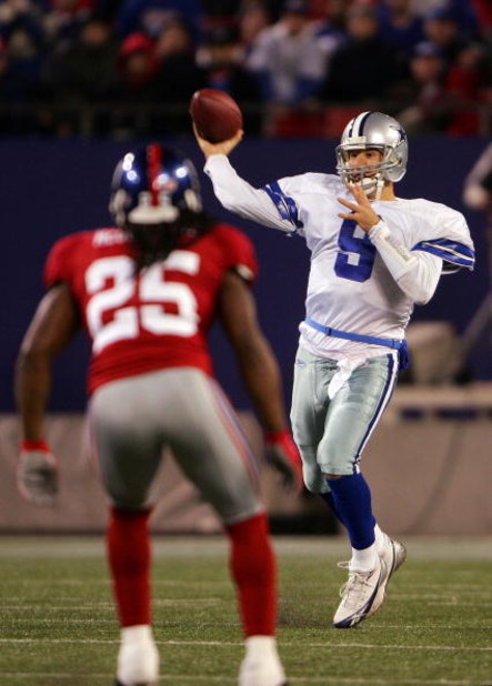 EAST RUTHERFORD, NJ - DECEMBER 03:  Tony Romo #9 of the Dallas Cowboys passes against the New York Giants at Giants Stadium on December 3, 2006 in East Rutherford, New Jersey.  (Photo by Chris McGrath/Getty Images)